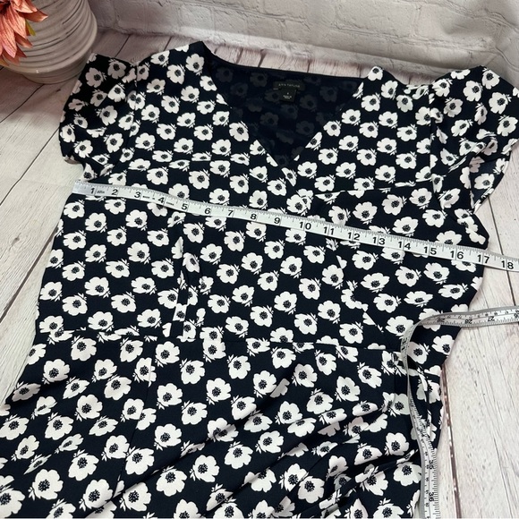 ann taylor navy White floral Wrap Midi Dress Flutter Cap Sleeves sz 6 - Picture 5 of 9
